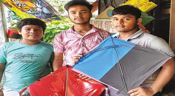 বিশ্বকর্মা পুজো মানেই ঘুড়ি ওড়ানোর উৎসব, কৃষ্ণনগরে বেড়েছে চাহিদাও