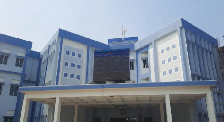 জেলা প্রশাসনের ফান্ডের চার কোটি লোপাট, গচ্ছিত রাখা আছে সরকারি অর্থ! ‘রহস্যময়ী’র খোঁজে হন্যে পুলিশ