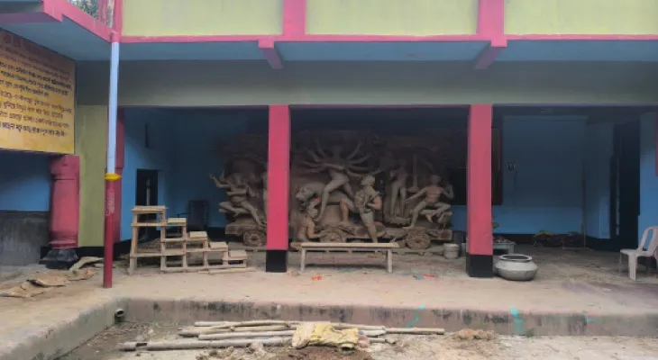 সপ্তমীতে বন্দুক থেকে গুলি ছোড়ার রীতি পালন নিয়ে চিন্তায় তিলাসন জমিদার বাড়ি