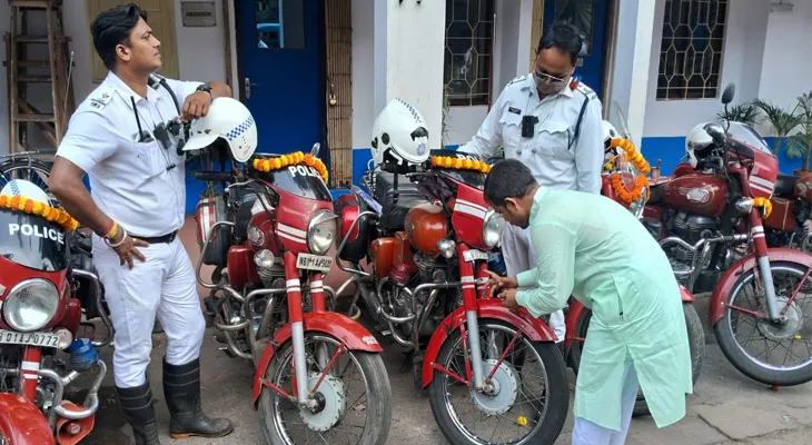 কলকাতা পুলিশের সার্জেন্টদের বিশ্বকর্মা পুজো