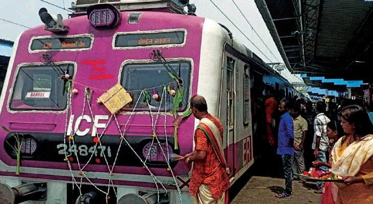 বিশ্বকর্মা নিরঞ্জন উপলক্ষ্যে আজ-কাল নিয়ন্ত্রিত চক্ররেল