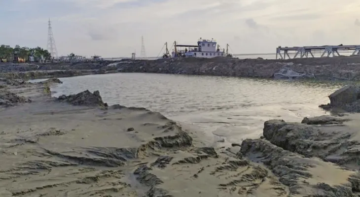 বালি তুলে জায়গা সমান না করায় তৈরি হয়েছে জলাশয়, ডুবে মৃত্যু দুই বালকের