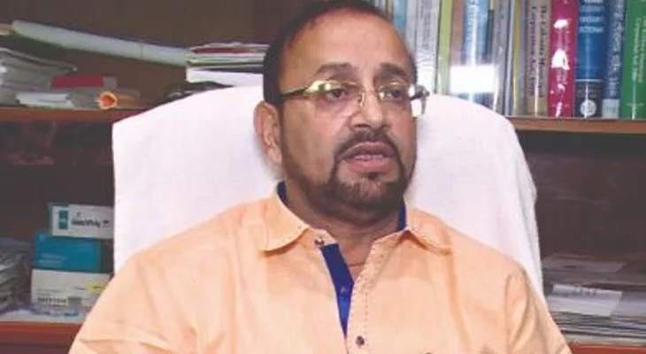 হোটেল, রেস্তরাঁ, খাবারের দোকানে হানা, গুণমাণে নিয়ে সন্তুষ্ট অতীন