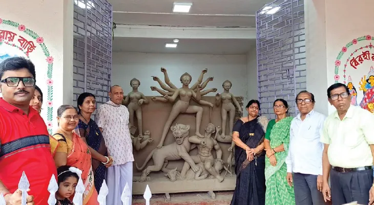 বিরহীর রায় বাড়িতে গুলি  ছুড়ে সূচনা হয় সন্ধিপুজোর