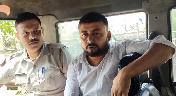 কলকাতা পুলিশের কর্মীকে  মারধর, ধৃত বিজেপি নেতা