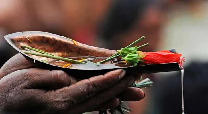 পূর্বপুরুষের উদ্দেশে তর্পণ কেন করা হয়?