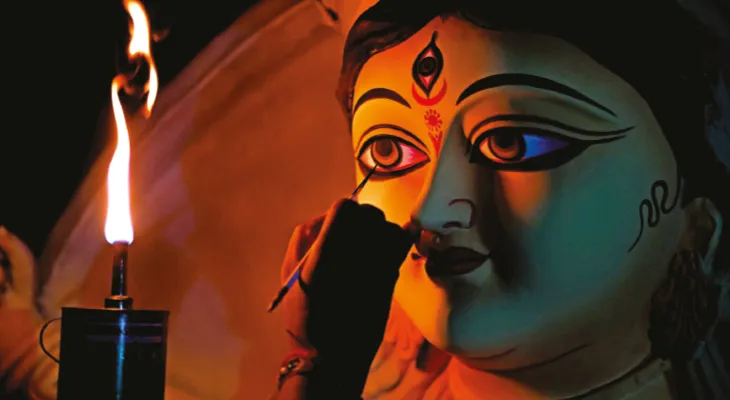 ওন্দার দামোদরবাটিতে পূজিত নিমকাঠের দুর্গা, ১০ দিন ধরে ঠাকুরদালানে নহবৎ