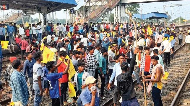 অবরোধে রণক্ষেত্র পুরুলিয়ার কোটশিলা, অবশেষে পিছু হটলেন কুড়মিরা, ট্রেন চলাচল স্বাভাবিক