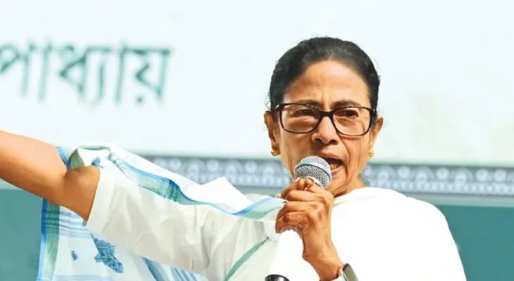 বাঁকুড়া, পুরুলিয়া, আরামবাগে ৩৩টি পুজোর উদ্বোধন মমতার