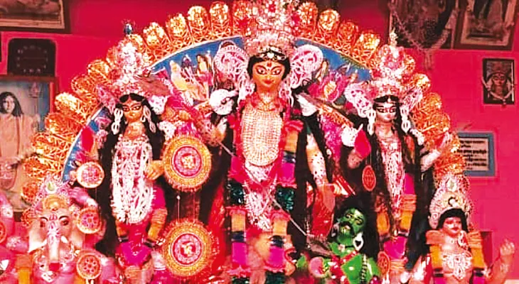 শিবনিবাসে রায়চৌধুরীদের দ্বিভুজা উমাকে নিয়ে মাতোয়ারা গোটা গ্রাম