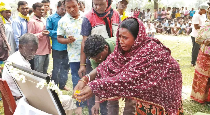 ছাত্রী খুনের কিনারায় পুলিশকে ১৫ দিনের জন্য আলটিমেটাম, দাবি পূরণ না হলে রাজ্য অচল করার হুঁশিয়ারি