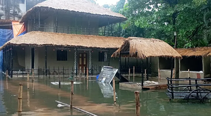 ভারী বৃষ্টির জেরে বিপর্যস্ত হাওড়া পুর এলাকা, জল জমেছে একাধিক রাস্তায়, কার্যত অবরুদ্ধ দ্বিতীয় হুগলি সেতু