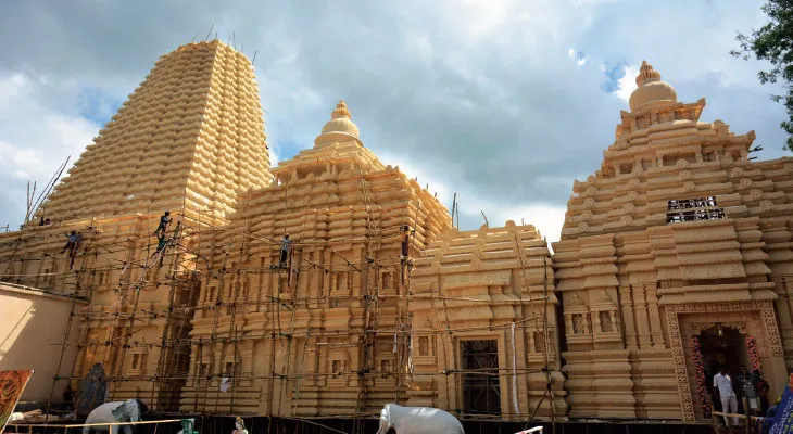 আজিমগঞ্জ ফ্রেন্ডস ক্লাবের থিম দীঘার জগন্নাথ মন্দির
