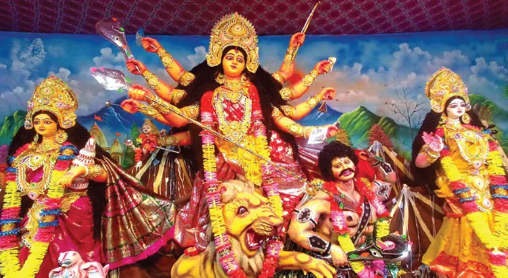 বেলুড় মঠের নিয়ম মেনে পুজো রামসীতা বারোয়ারিতে, মায়ের ভোগে থাকে গন্ধমালতি চালের খিচুড়ি, ইলিশ মাছের ভাজা