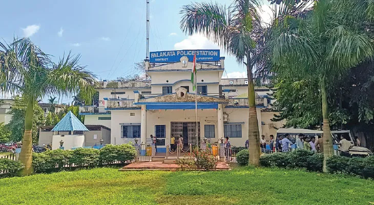 বাথরুম যাওয়ার নাম করে পুলিশ হেপাজত থেকে চম্পট মহিলা বন্দি
