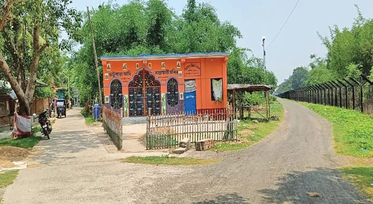 সীমান্তের পুজোগুলিতে যোগ দেন বিএসএফ জওয়ানরাও, শিকারপুর কুঠিপাড়ার পুজো ঘিরে উচ্ছ্বাস