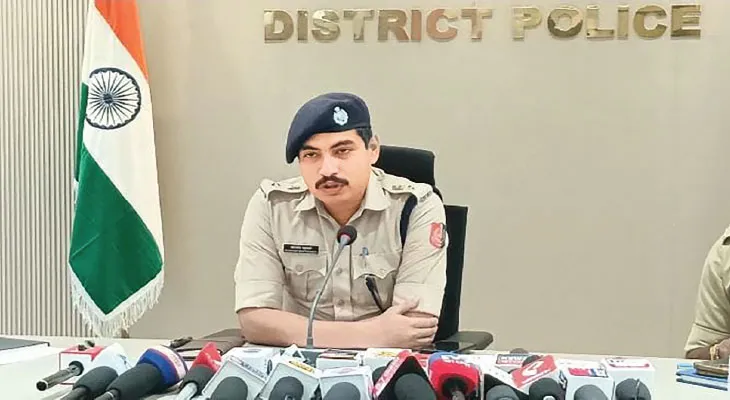 সাবধান! পুজোর ভিড়ে অপকর্ম করলে ধরিয়ে দেবে পুলিশি ড্রোন