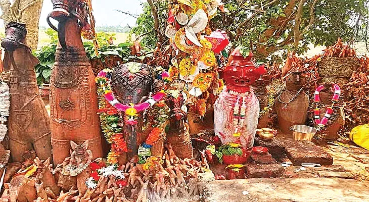 সুড়ঙ্গপথে পার্বতীর সঙ্গে দেখা করতে যান পাতালভৈরব! বিনপুরের ওঁরগোদায় নানা কিংবদন্তী