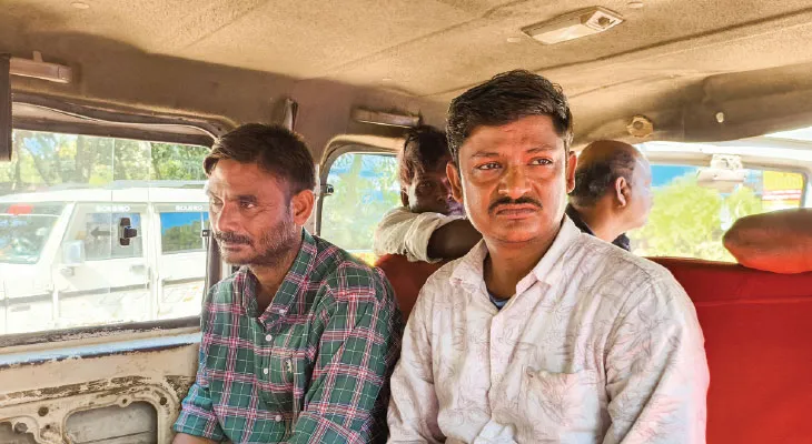 গ্রাহক সেজে ব্যাংকে ডাকাতির ছক বানচাল গ্রেফতার বিহারের দুই দুষ্কৃতী, উদ্ধার জাল আধার