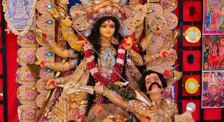 প্রবাসী বাঙালিদের হাত ধরে  ব্রিটেনে এবার ৮৭ দুর্গাপুজো