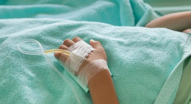 কাজ হারানোয় হাঁসুয়ার কোপ, গুরুতর জখম কারখানার মালিক