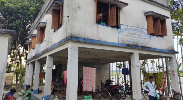 ‘মা, ইছামতী নদী সংস্কার করে দাও’, গাইঘাটা ত্রাণ শিবিরে প্রার্থনা বন্যা দুর্গতদের