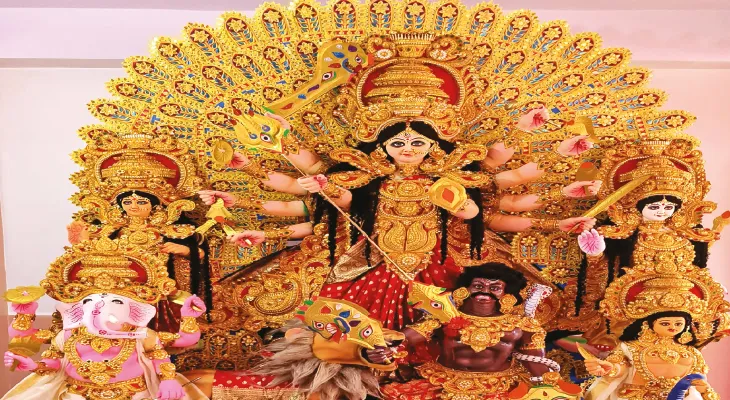সিউড়ির গাংটেতে আশ্রমের দুর্গা পুজোয় আনন্দে মাতেন বাসিন্দারা