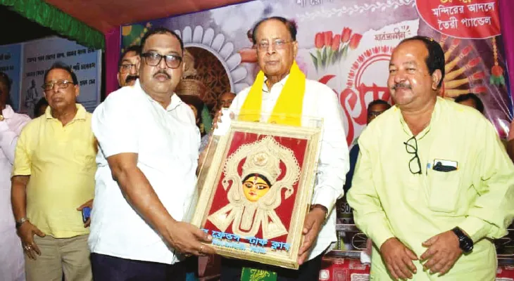 হিলির ত্রিমোহিনী‌ অমর ফ্রেন্ডস স্টাফ ক্লাবের পুজোয় দীঘার জগন্নাথ মন্দির