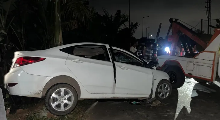 চতুর্থীর রাতে ঠাকুর আনতে গিয়ে চন্দননগরে পথ দুর্ঘটনায় মৃত তিন