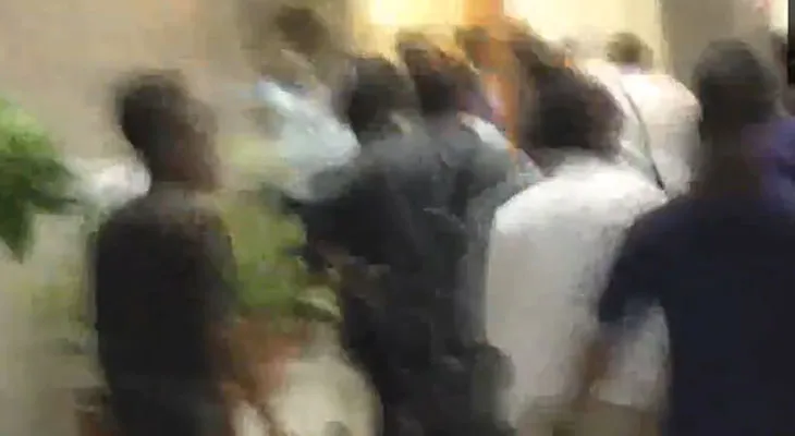 কারুরে পদপিষ্টের ঘটনার পর ত্রিচি বিমানবন্দরে পৌঁছলেন অভিনেতা তথা টিভিকে প্রধান বিজয়