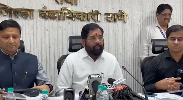 থানেতে সাংবাদিক বৈঠকে মহারাষ্ট্রের উপ-মুখ্যমন্ত্রী একনাথ সিন্ধে