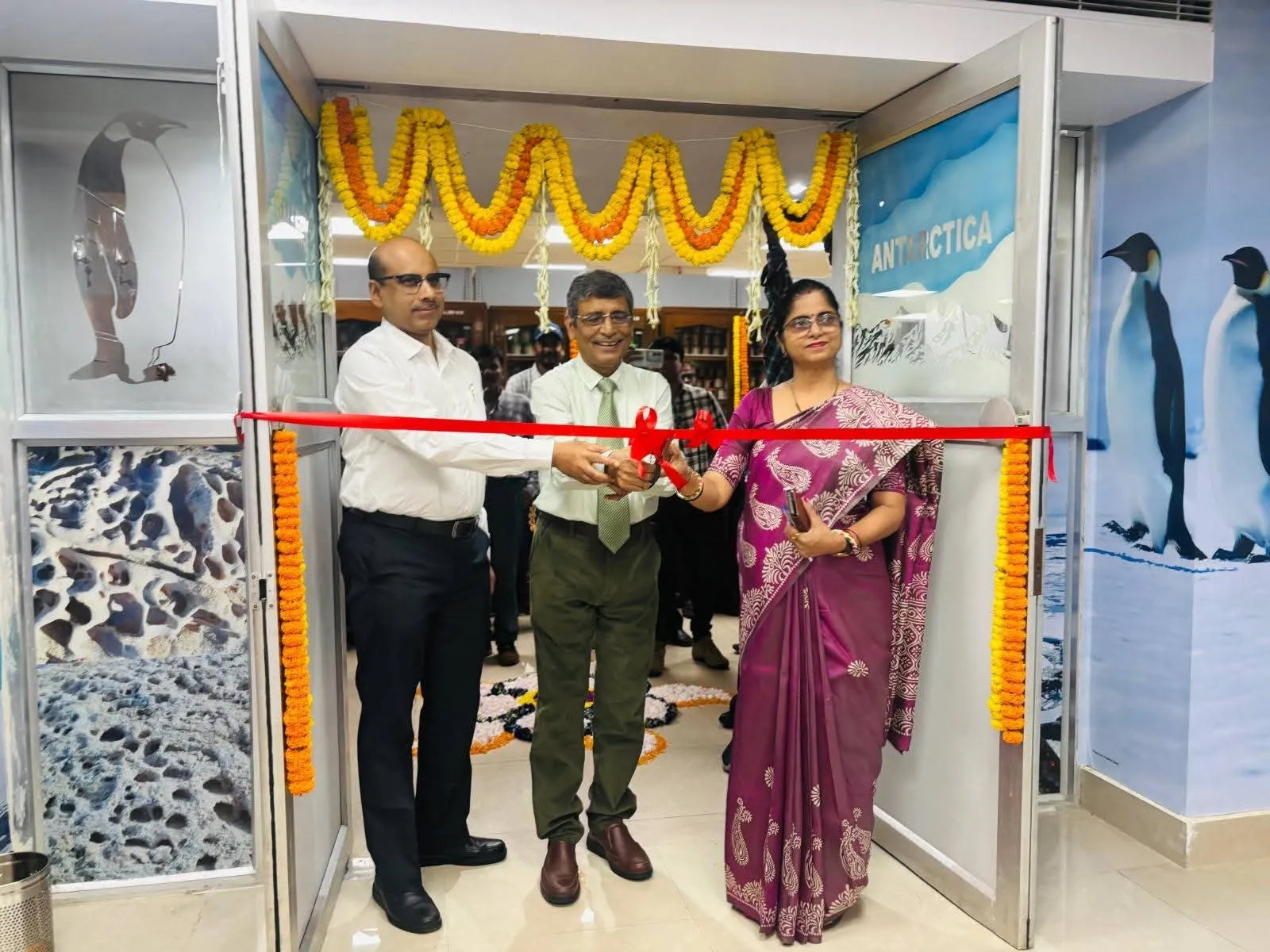 আন্টার্কটিকা মহাদেশের শৈবাল উদ্ভিদ নিয়ে জটিল গবেষণা চাক্ষুষ করতে পারবেন পড়ুয়ারা, হাওড়ার বোটানিক্যাল গার্ডেনে চালু আন্টার্কটিকা গ্যালারি ও গবেষণা কেন্দ্র