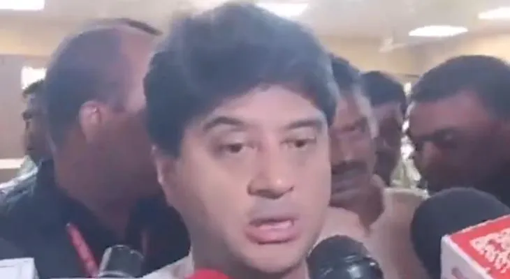 মধ্যপ্রদেশের গোয়ালিয়রে এলেন কেন্দ্রীয় মন্ত্রী জ্যোতিরাদিত্য সিন্ধিয়া