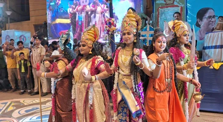 মেদিনীপুরে দুর্গা পুজোর কার্নিভাল শুরু