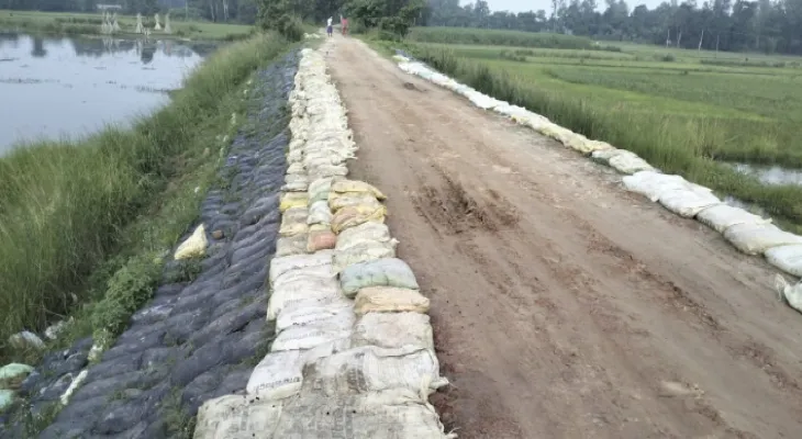 বামনগোলা ব্লকে নদীবাঁধ সংস্কারে জোর সেচদপ্তরের