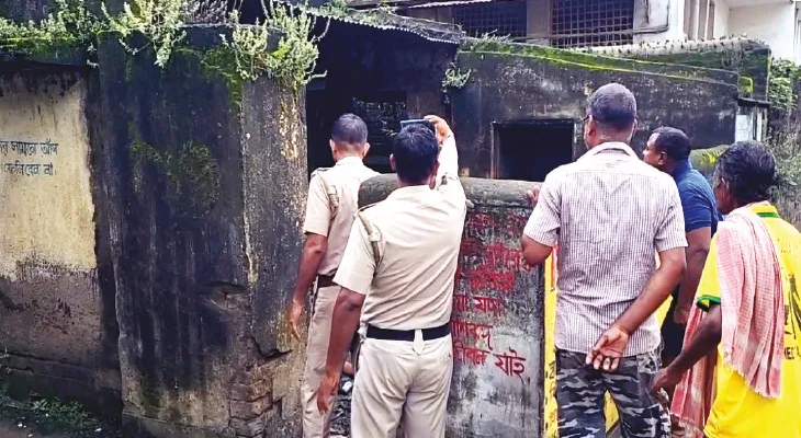 পুরুলিয়ায় মহিলার অর্ধনগ্ন মৃতদেহ উদ্ধার, ধর্ষণ করে খুনের অভিযোগ