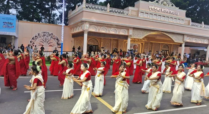 রেড রোডে কার্নিভাল: শিল্পী ডোনা গঙ্গোপাধ্যায় ও তাঁর সহযোগীদের অনুষ্ঠান