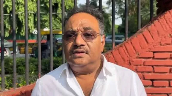 বন্যা কবলিত জলপাইগুড়িতে পৌঁছে রাজ্যের বিরুদ্ধে তোপ রাজ্য বিজেপির সভাপতির