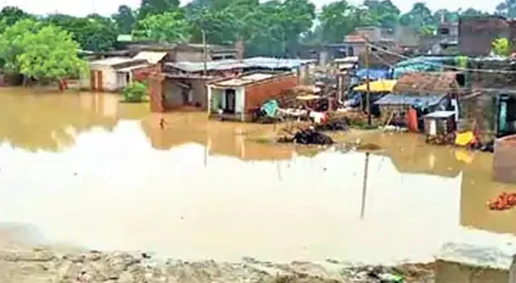 নেপালের বৃষ্টিতে বিহারের বিস্তীর্ণ এলাকায় বন্যা পরিস্থিতি