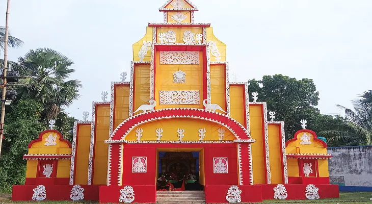 জৌলুস কমেছে কাটোয়ার পরিযায়ী স্বর্ণশিল্পীদের গ্রামের লক্ষ্মীপুজোয়