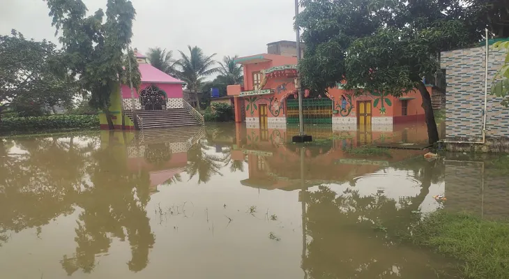ডিভিসির জলের সঙ্গে পূর্ণিমার  ভরা কোটাল, প্লাবিত ভাটোরা