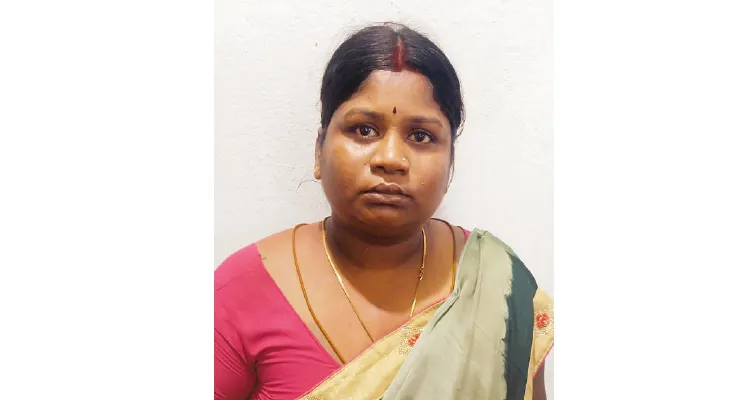 ভিড়ে মিশে হাত সাফাই মহিলা ব্যান্ডেল গ্যাংয়ের, কামালপুরে ছিনতাই করতে গিয়ে পাকড়াও এক