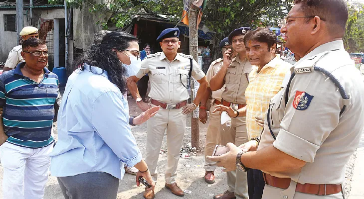 বিগ বাজেটের কালীপুজো মণ্ডপগুলিতে পুলিশকর্তারা