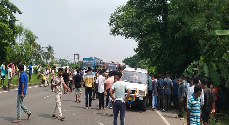 হাওড়ার বাগনানে জাতীয় সড়কের উপর ডাম্পারের ধাক্কায় মৃত দুই মহিলা