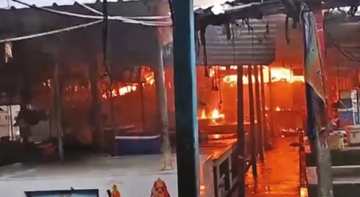 যোধপুর পার্ক বাজারে ভয়াবহ অগ্নিকাণ্ড, অসুস্থ দমকলকর্মী