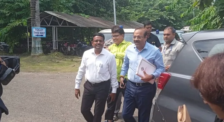 পূর্ব মেদিনীপুর, ঝাড়গ্রাম ও বাঁকুড়া জেলার জেলাশাসক, অতিরিক্ত জেলাশাসক(ইলেকশন), ইআরও, এইআরওদের নিয়ে কোলাঘাটের বলাকা মঞ্চে এসআইআর-'২৬ প্রস্তুতি মিটিং শুরু করল নির্বাচন কমিশন