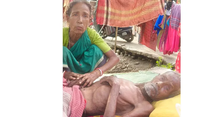 প্রবল দুর্যোগেও অটুট ভালোবাসার বন্ধন, স্বামীকে আঁকড়ে বাঁধেই দিন কাটাচ্ছেন পুষ্পবালা