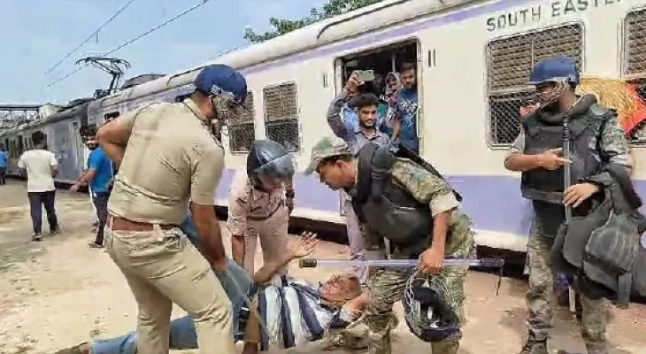 হাওড়া-আমতা শাখায় দিনের পর দিন ট্রেন লেট, বিক্ষোভ বড়গাছিয়ায়