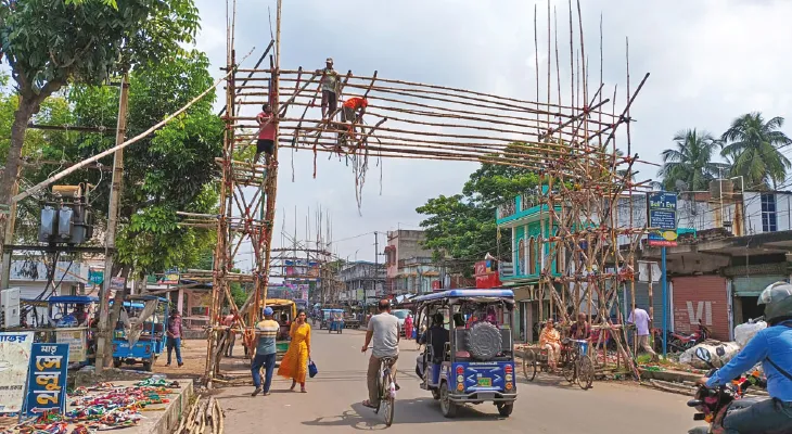 বনগাঁয় পুরপ্রধানের নির্দেশে তৎপরতা, খোলা হচ্ছে তোরণ