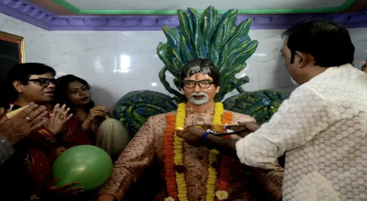 মন্দিরে বড়ে মিঞার জন্মদিন পালন, ‘অমিতাভ চালিশা’ পাঠ করে পুজো